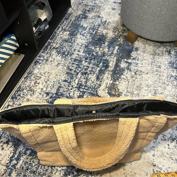 Victoria’s Secret Brown Fuzzy Plush Fleece Sherpa Tore Bag - Picture 7 of 11